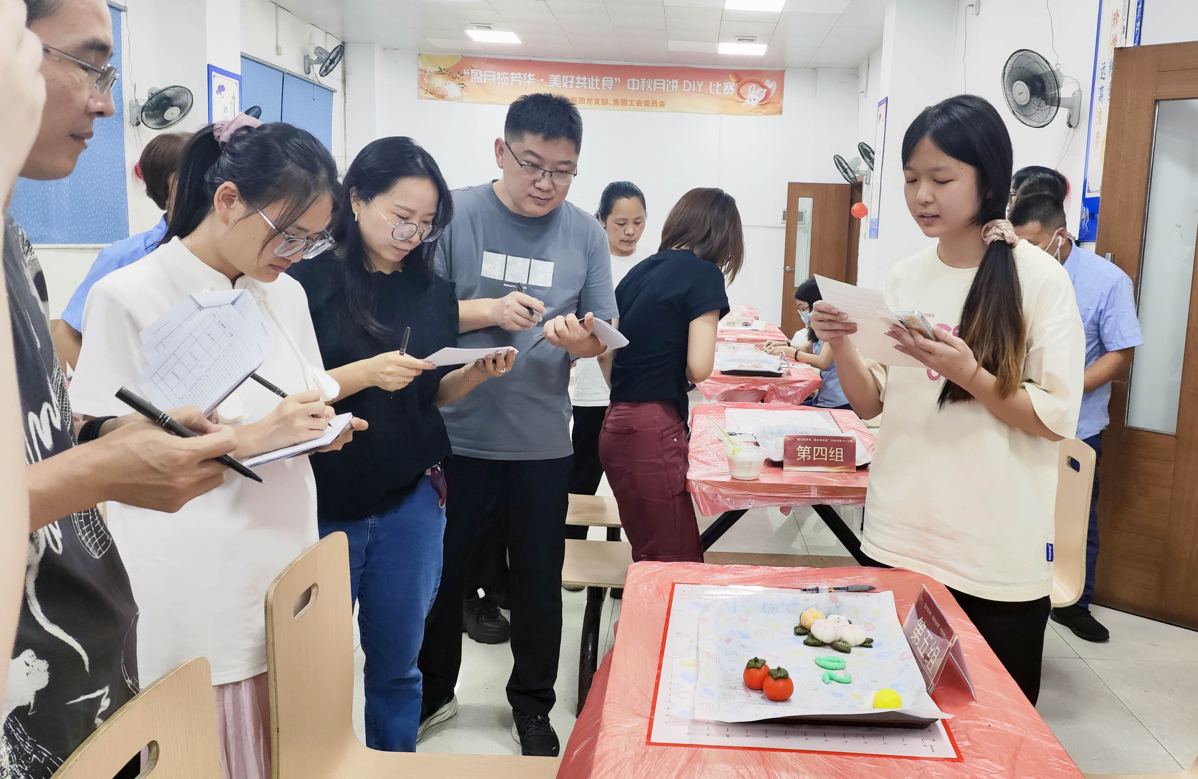 集团工会成功举办“盈月揽芳华∙美好共此食”中秋月饼DIY大赛